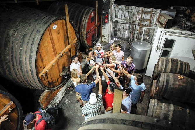 PREMIUM TASTING and TAPAS with GUIDED TOUR - Who will enjoy this one-hour experience?