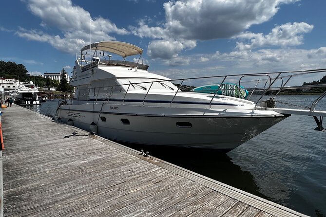 Premium Yacht Tour on the Douro - What $455.20 buys your group