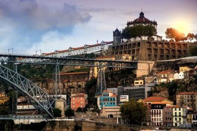 Private 3-hour walking tour of Porto with official tour guide