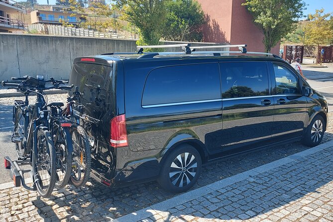 Private Airport Transfer from the Airport to Porto - Leaving Porto Airport without the usual arrival scramble