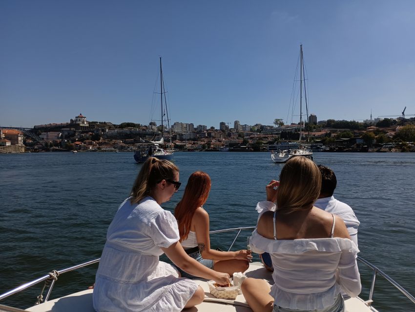 Private Boat Tour 6 Bridges 1h30, group price up to 6px - From Arrábida Bridge to Porto’s old customs house