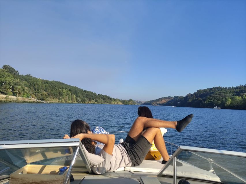Private Boat Tour 6 Bridges 1h30, group price up to 6px - Ribeira, Gaia, and the Dom Luís Bridge