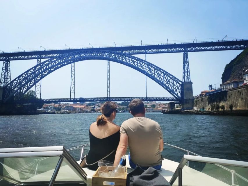 Private Boat Tour 6 Bridges 1h30, group price up to 6px - Serra do Pilar and the Infante D. Henrique Bridge