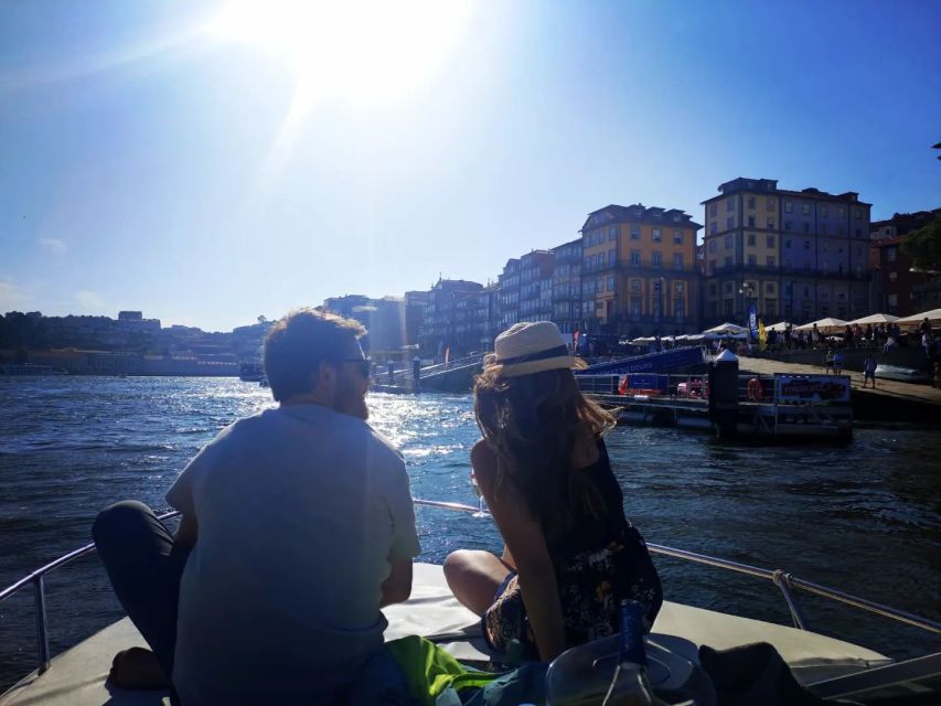 Private Boat Tour 6 Bridges 1h30, group price up to 6px - Foz do Douro and the open river