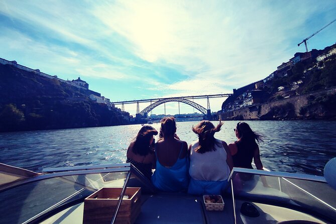 Private Boat Tour 6 Bridges and Ribeira option Sunset up to 6px - Reading the six bridges from the water