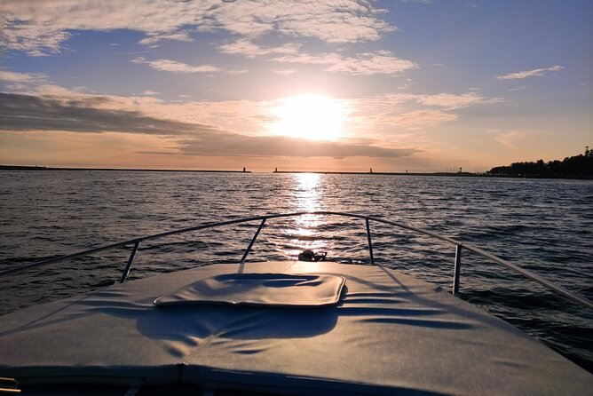 Private Boat Tour 6 Bridges and Ribeira option Sunset up to 6px - Sunset, drinks, and comfort on board