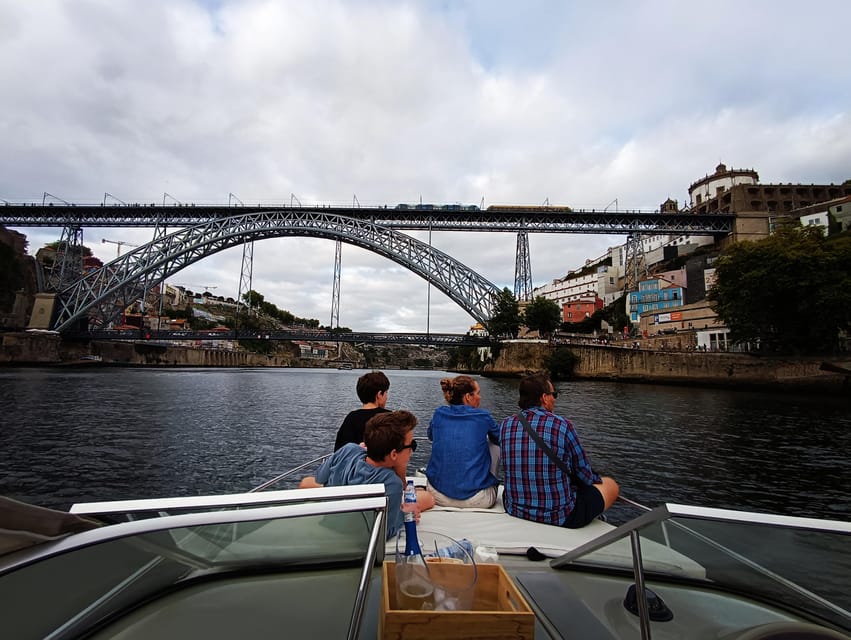 Private boat tour: 6 Bridges, Gondomar,Douro with Sunset Opt - What $264 means for a private group of six