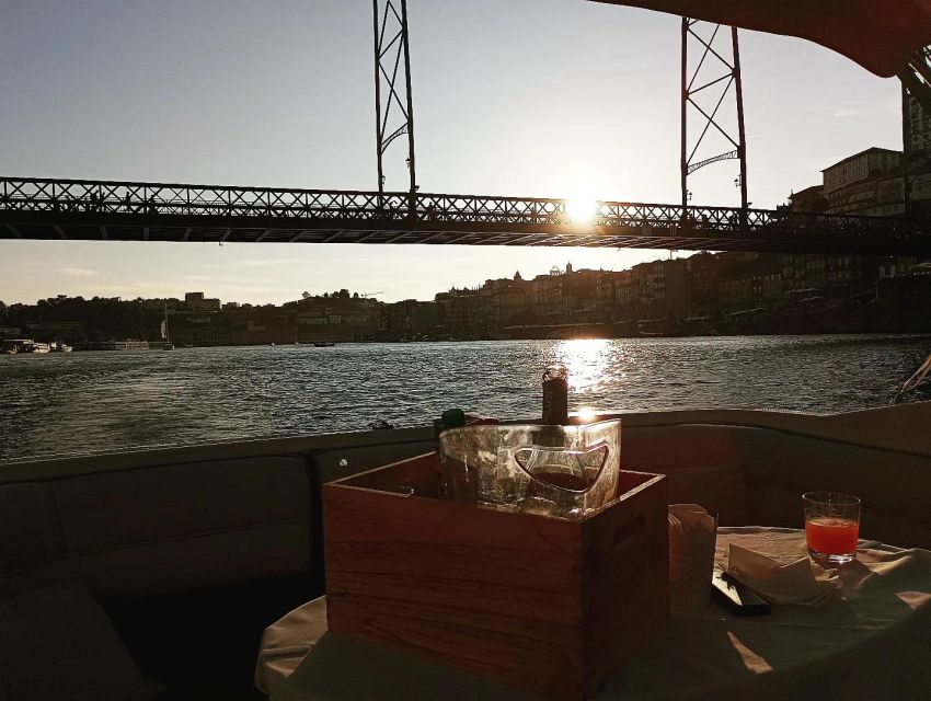 Private Boat Trip for 2 with Tasting in Porto -Sunset Option - Arrábida Bridge and the Porto riverfront