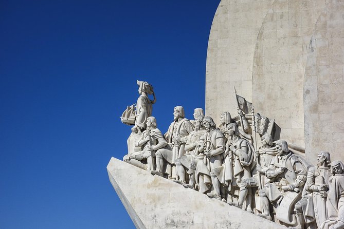 Private Car Transfer from Porto to Lisbon with 2 hours for sightseeing - Choosing between Óbidos, Nazaré, Fátima, and Batalha