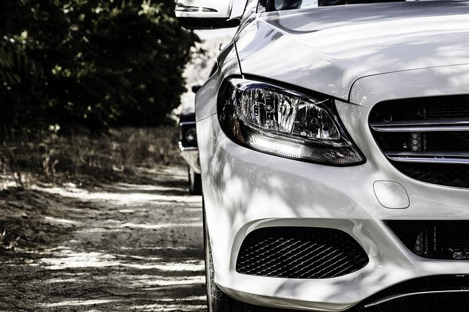 Private Car Transfer from Porto to Lisbon with 2 hours for sightseeing - Who should book this transfer?