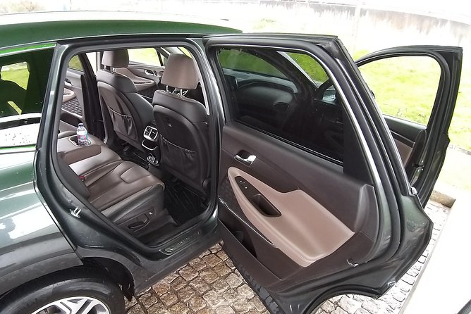 Private Chauffeur Service and Executive Car Hire - 4 Hours Custom - Pickup at Praça da Liberdade
