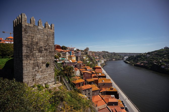 Private City Kickstart Tour: Porto - São Bento Station: Porto’s grand first impression
