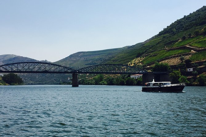 Private Douro Valley Food and Wine Tour From Porto - Pinhão, the river, and the optional Rabelo boat