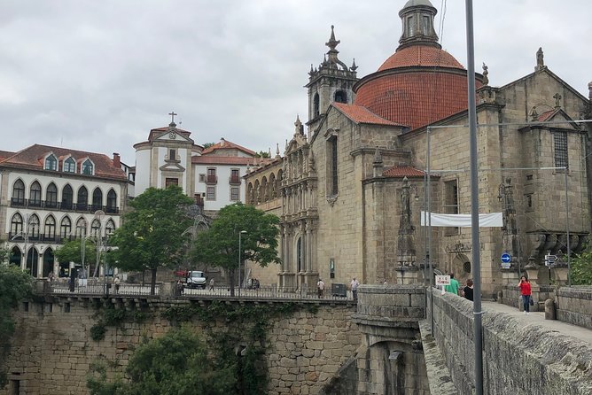 Private Douro Valley Tour Includes Wine Tasting and Boat Tour - Peso da Régua and the first wine tasting