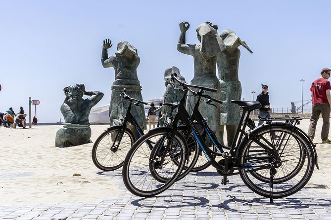 Private e-Bike Tour in Porto – Explore Riverside, Beaches & Parks - Foz, the lighthouse, and Porto’s Atlantic edge