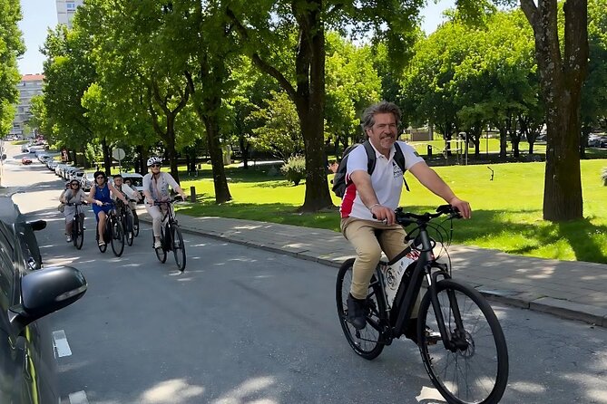 Private Electric Bike Tour in Oporto - Virtudes and Palácio de Cristal