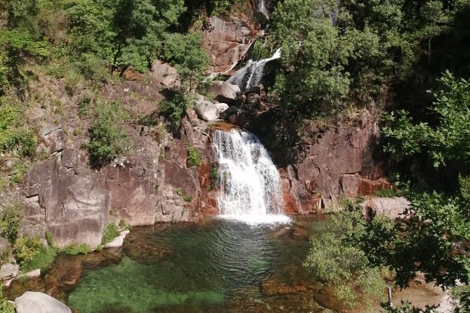 Private Geres National Park Tour with Lunch and Transfers - Villages shaped by isolation