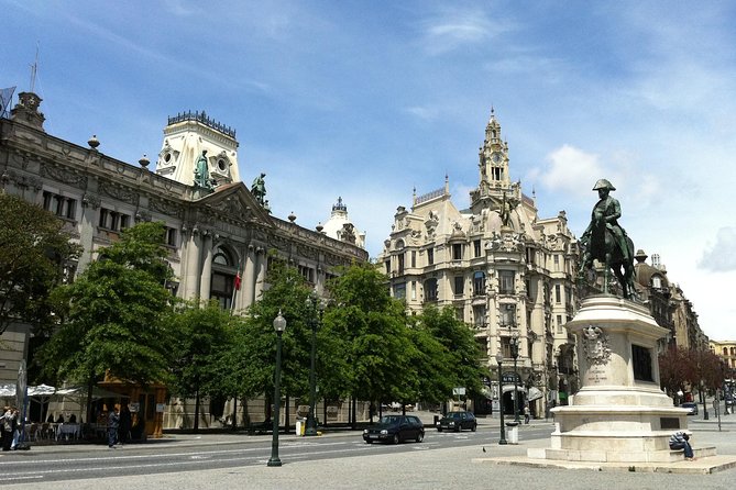 Private off the beaten Walking Tour Porto with a local expert - Why a private walk works well in Porto