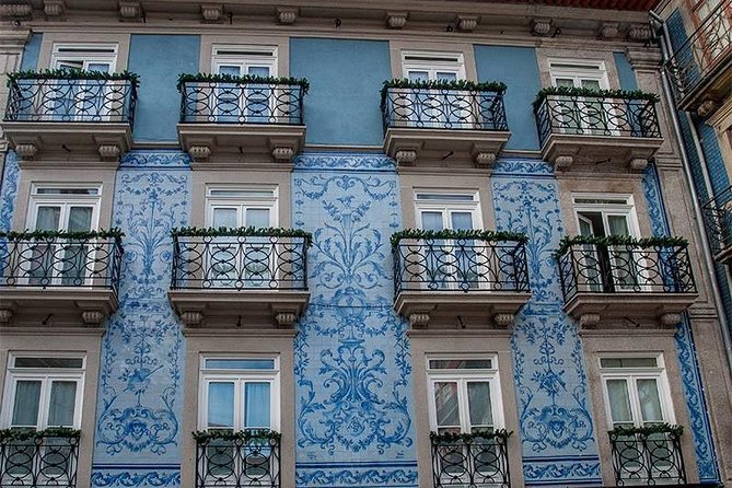 Private off the beaten Walking Tour Porto with a local expert - Photography, gardens, and a former prison