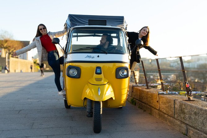 Private Port: Tuk Tuk and boat with local guides - Gaia’s port wine quarter and the riverfront