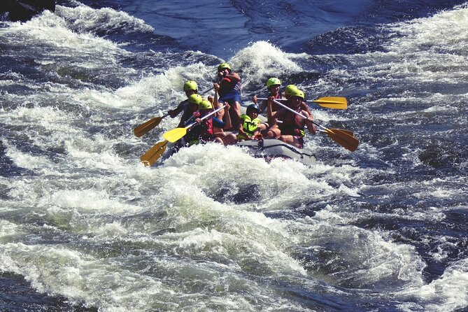 Private Rafting on the Minho River - What the three-hour outing feels like