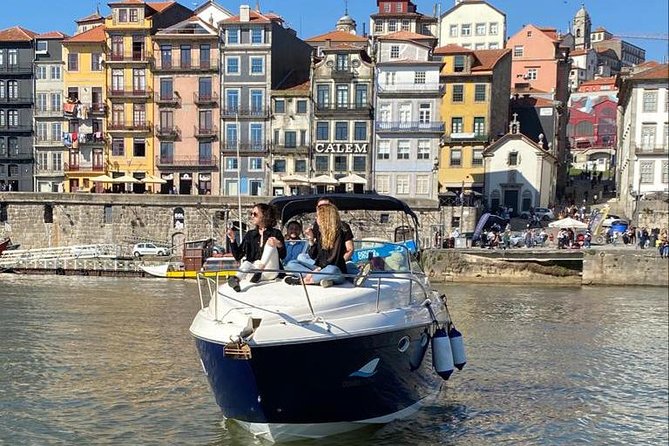 Private tasting in the Douro (1 to 7 people) on a yacht for yourself - Passing beneath Arrábida Bridge