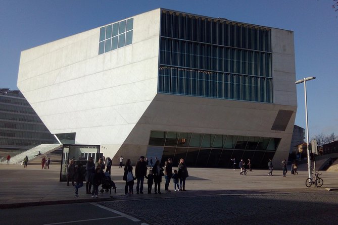 Private Tour in Porto Main Highlights with Traditional Lunch - Avenida dos Aliados and São Bento Station