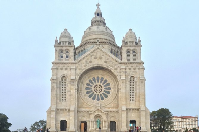Private Tour Santiago de Compostela & Viana do Castelo from Porto - Santa Luzia hill and the sanctuary