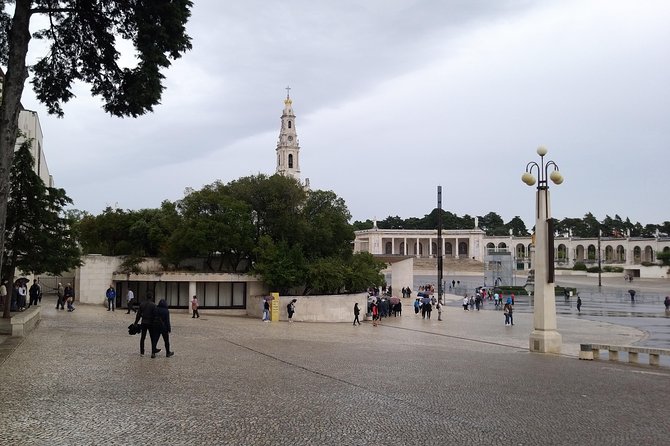 Private Tour to Fátima Sanctuary and the Little Shepherds Houses - Loca do Anjo and the early apparitions