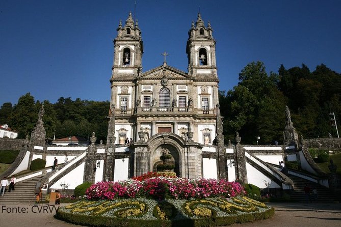 Private tour to Ponte de Lima, Vinho Verde region - Misericórdia, palace, and surviving town walls