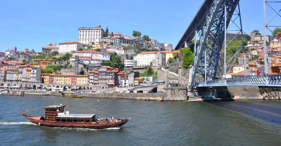 Private Walking Tour, highlights and secrets of Porto - What the private format is worth at $41