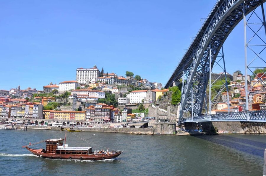 Private Walking Tour, highlights and secrets of Porto - A downhill route through Porto’s oldest quarters