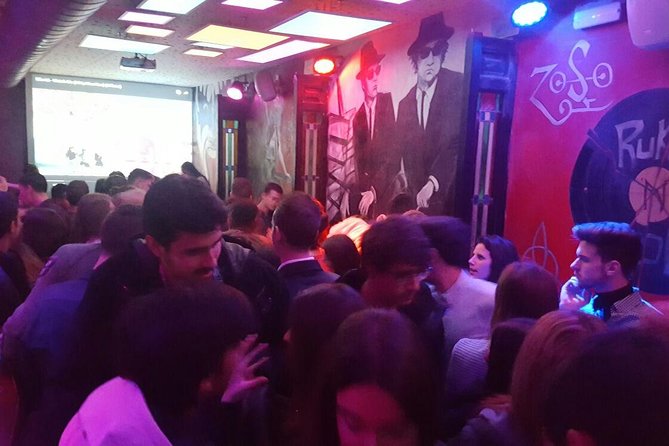 Pub Crawl Porto - Three bars, then one club