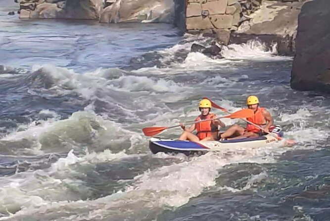 Rafting Experience on the Minho River with Coraltours Minho - Starting in Melgaço and reaching the water