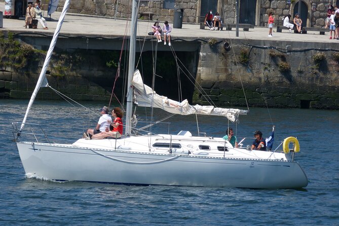 Sailing boat trip on the coast of Porto and on the river Douro - Who will enjoy this Porto boat trip most?