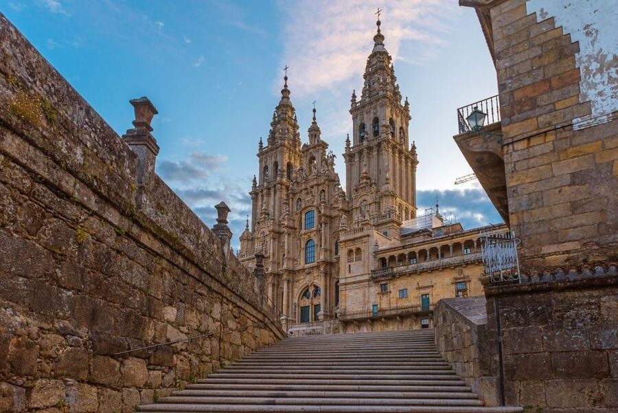 Santiago de Compostela Full-Day Tour From Porto - Valença do Minho turns the return into a second visit