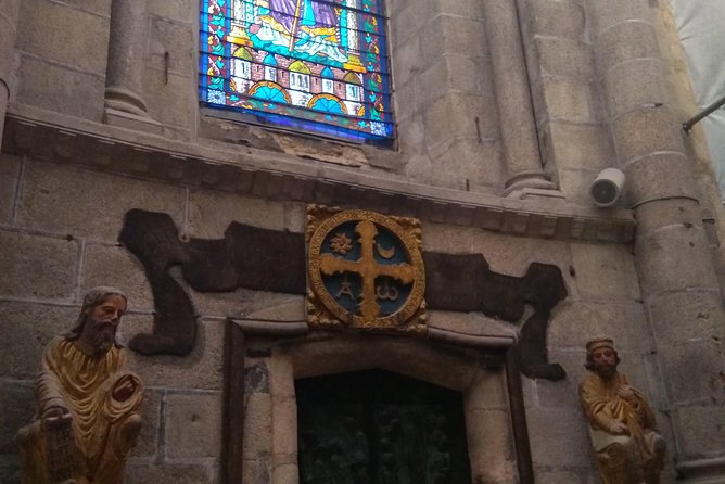 Santiago de Compostela & Valença do Minho - from Porto - The private van makes the long route easier