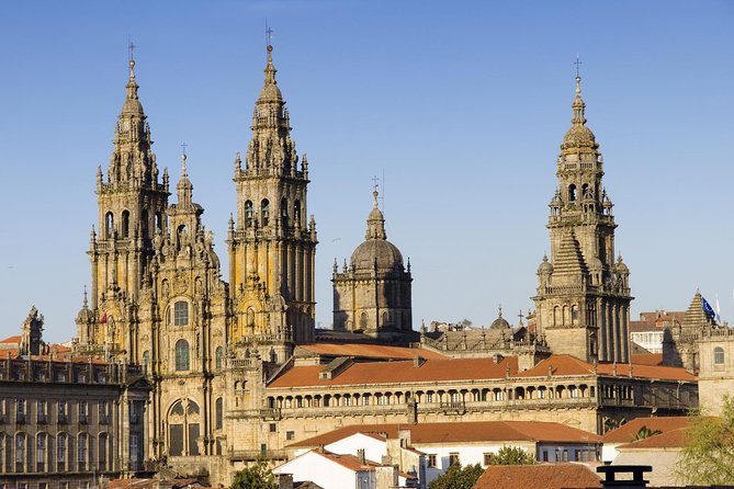 Santiago de Compostela & Valença do Minho - from Porto - Is $195.18 per person a fair price?