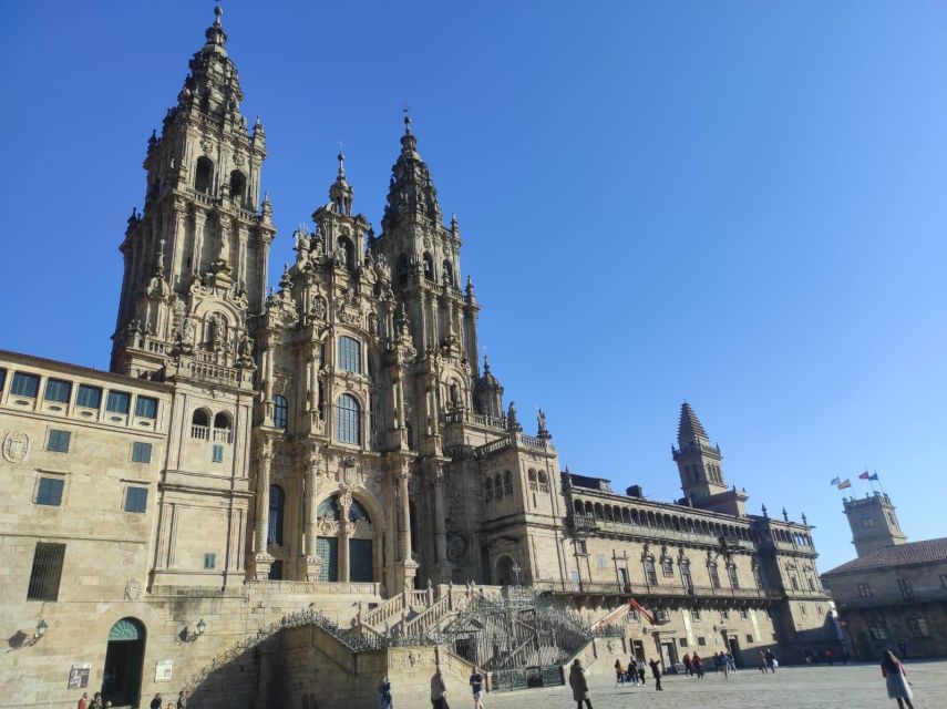 Santiago de Compostela & Valença - Private tour from Porto - Booking details that matter