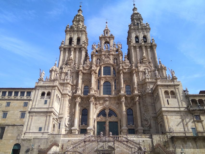 Santiago de Compostela & Valença - Private tour from Porto - Who will get the most from this day?