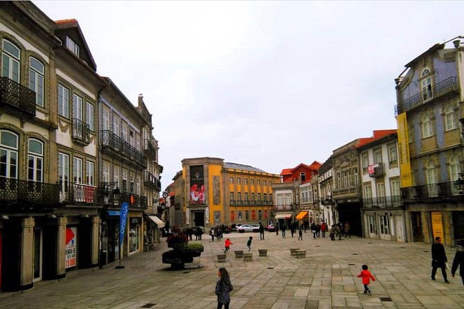 Santiago de Compostela & Viana do Castelo from Porto - Who will enjoy this day most