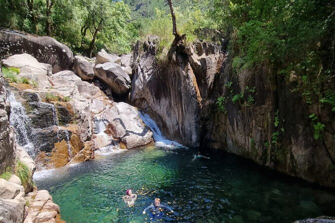 Small Group Geres National Park Full Day with picnic from Porto - What the small group format changes