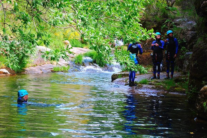Star canyoning - Swimming in the cold lagoon
