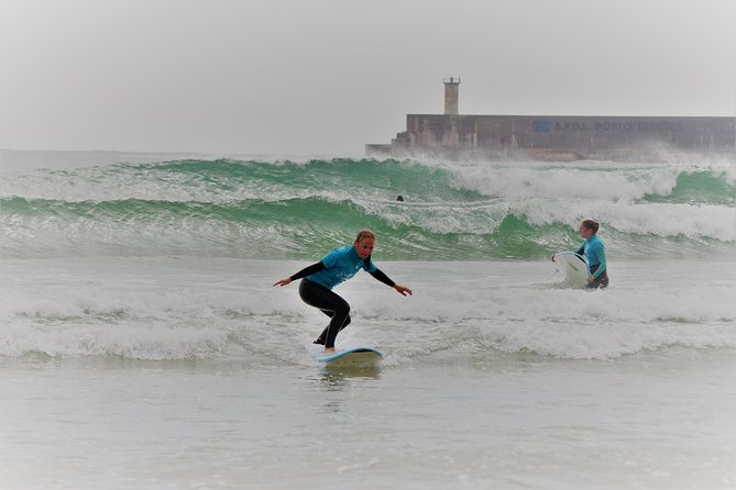 Surf class in Porto - small groups, ideal for beginners - The best part: getting your first ride