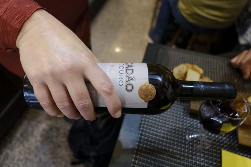 Taste of Porto: The Ultimate Full Meal Portuguese Food Tour - Why the guides matter so much