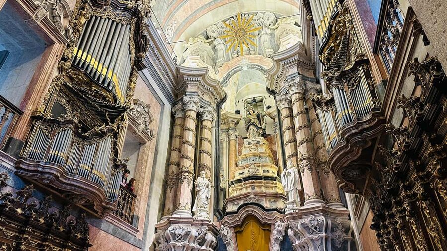 The Beautiful Story of Porto: Guided Tour with Entry Tickets - Through Rua das Flores and Porto’s old center
