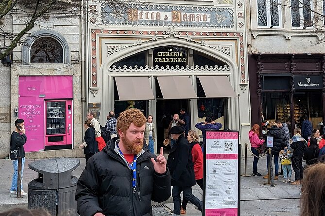 The Unvanquished Tour in Porto City Center - Rua das Flores and São Bento Station