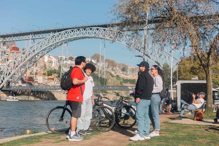 Tour Porto: Adventure in Electric Bike Tour - The coastal option toward the ocean