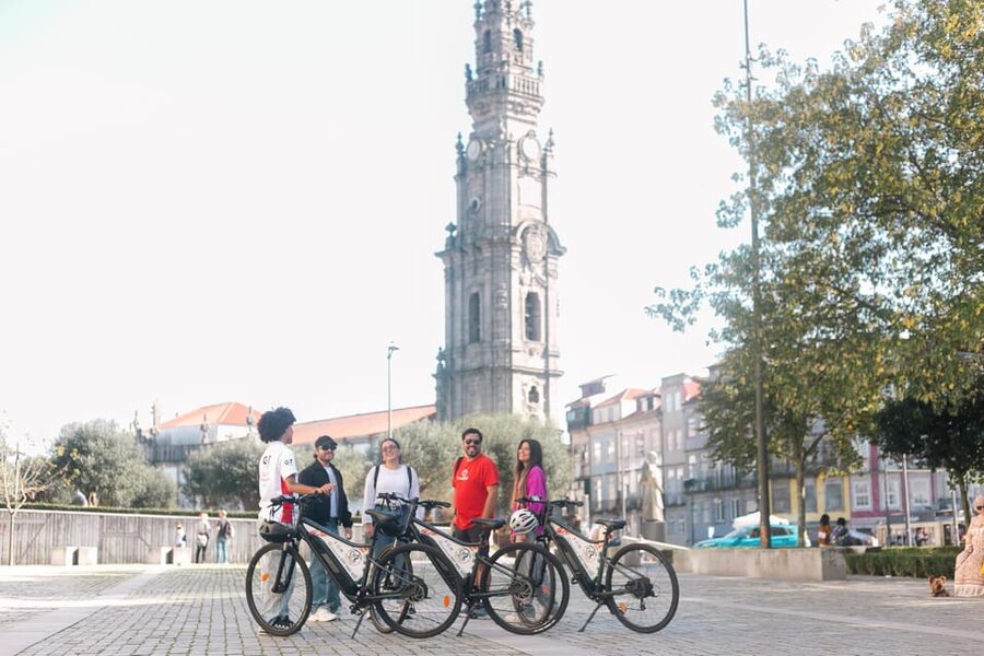 Tour Porto: Adventure in Electric Bike Tour - A private tour led by Carlos Bonito