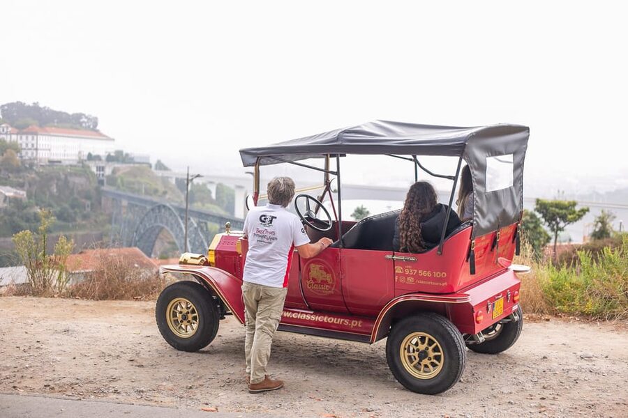 Tour Porto: Classic Adventure in Electric Tuk Tuk - Ribeira and the Luís I Bridge